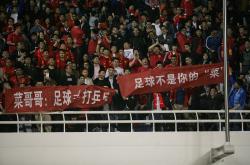 九游培训-热门球队备战重要国际赛事，全力以赴迎战对手