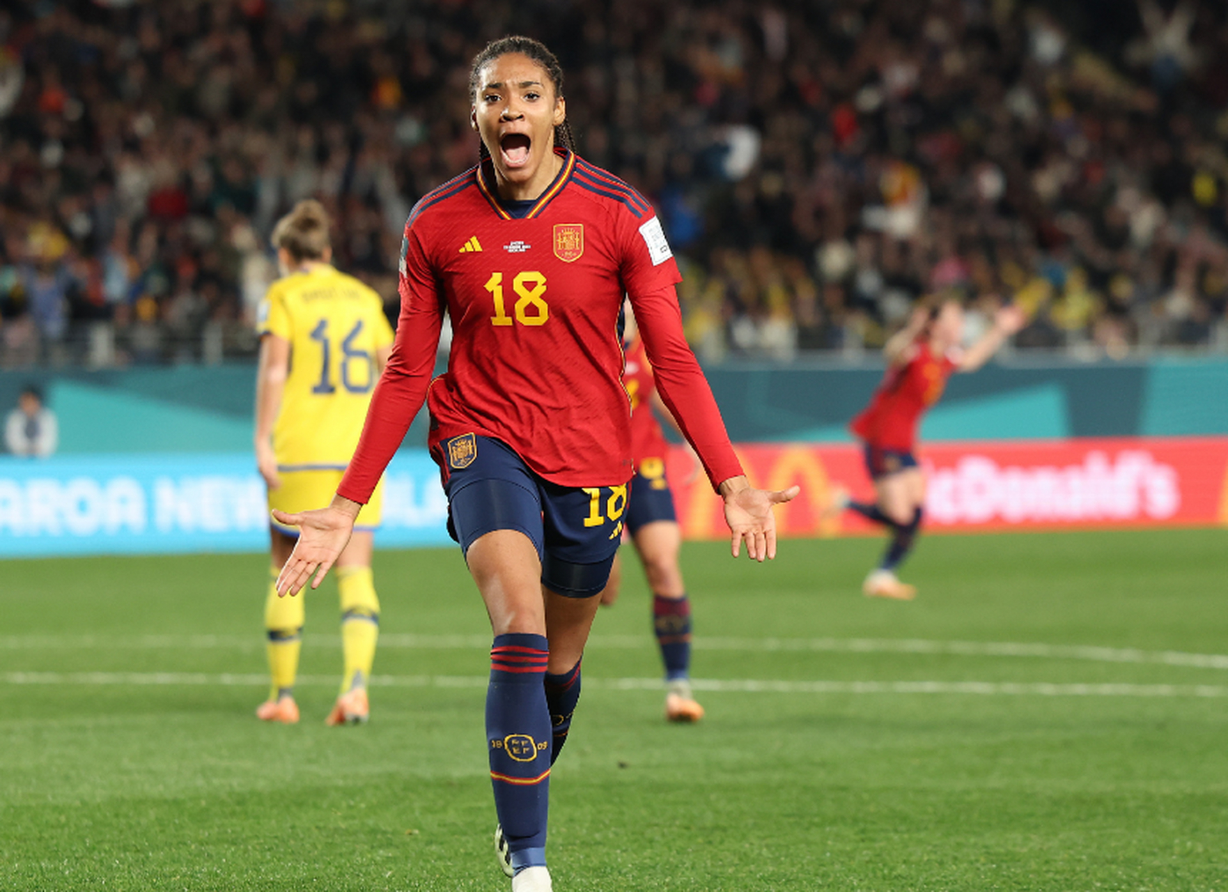 瑞典女子篮球联赛中上演绝杀一幕引发热议